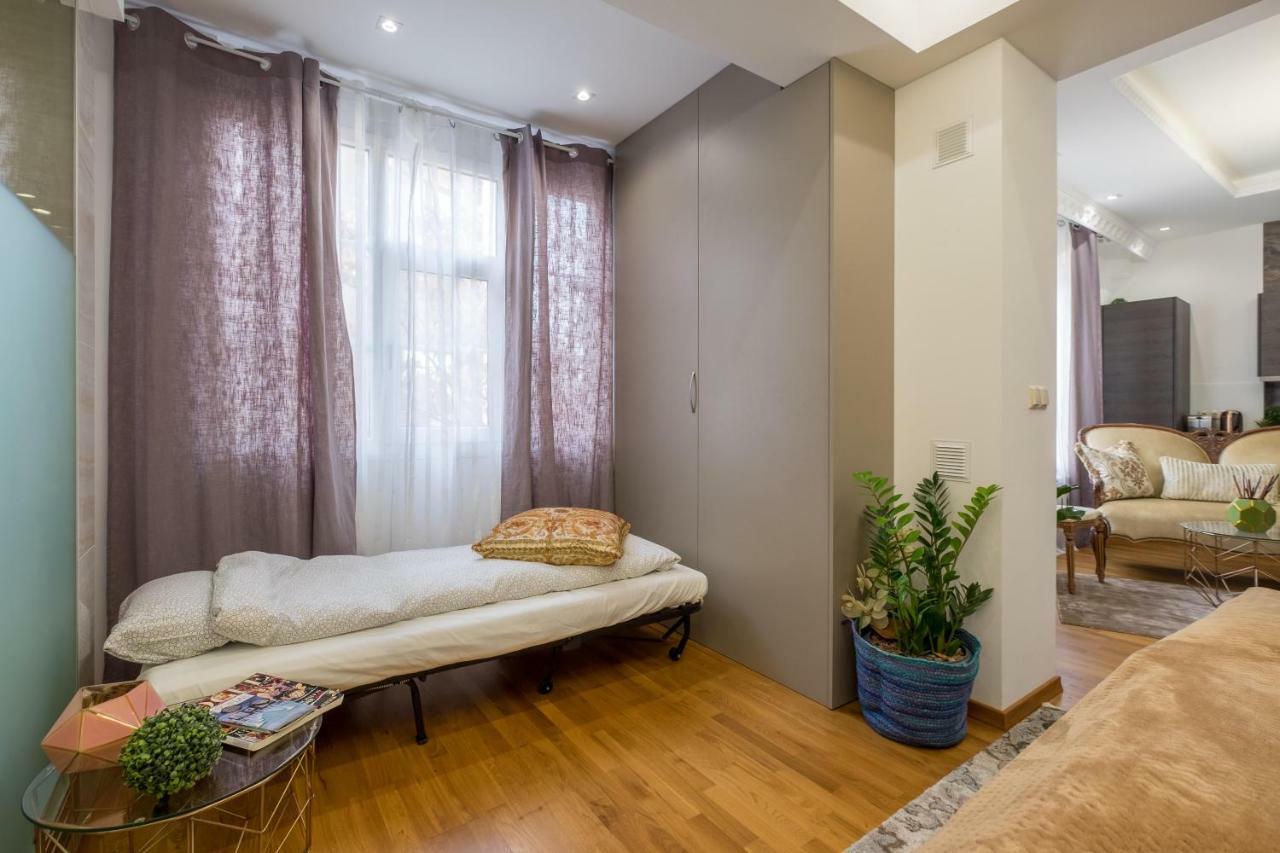 Parliament - Center Luxury Apartament Sofia