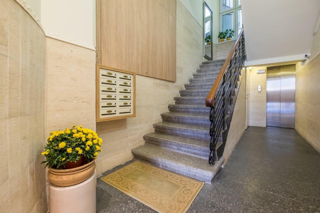 Parliament - Center Luxury Apartament *